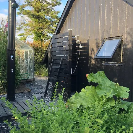 2 Private Tiny Houses On Beautiful Nature Plot, Private Parking * ランダーズ