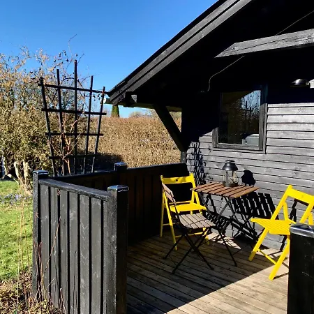 2 Private Tiny Houses On Beautiful Nature Plot, Private Parking *