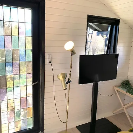 2 Private Tiny Houses On Beautiful Nature Plot, Private Parking 別荘 ランダーズ