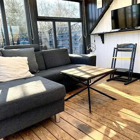 別荘 2 Private Tiny Houses On Beautiful Nature Plot, Private Parking ランダーズ