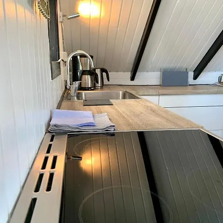 2 Private Tiny Houses On Beautiful Nature Plot, Private Parking *